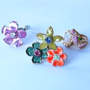 Rings. Costume jewelry. Flower Power!